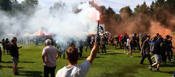 Activists march to their camp during the G20 summit in Hamburg, Germany, July 6, 2017 - Sputnik Afrique
