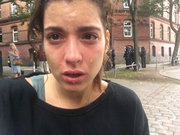 La correspondante de Sputnik agressée par la police avec du gaz lacrymogène - Sputnik Afrique