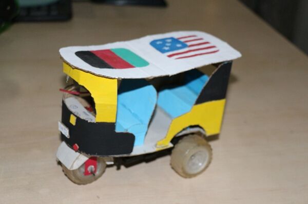 Robot construit par les lycéennes afghanes pour le concours FIRST Global Challenge Robot construit par les lycéennes afghanes pour le concours FIRST Global Challenge - Sputnik Afrique