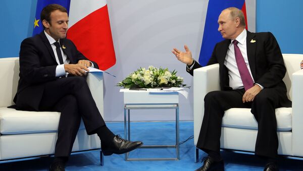 Emmanuel Macron et Vladimir Poutine - Sputnik Afrique