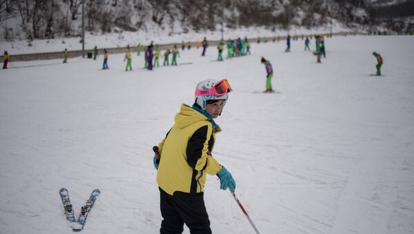 This photo taken on February 19, 2017 shows a skier at the Masikryong ski resort, near North Korea's east coast port city of Wonsan. - Sputnik Afrique