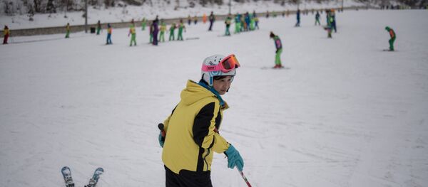 This photo taken on February 19, 2017 shows a skier at the Masikryong ski resort, near North Korea's east coast port city of Wonsan. - Sputnik Afrique