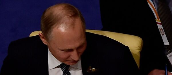 Vladimir Poutine et Melania Trump - Sputnik Afrique