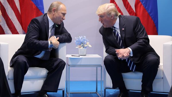 Donald Trump (à droite) et Vladimir Poutine - Sputnik Afrique