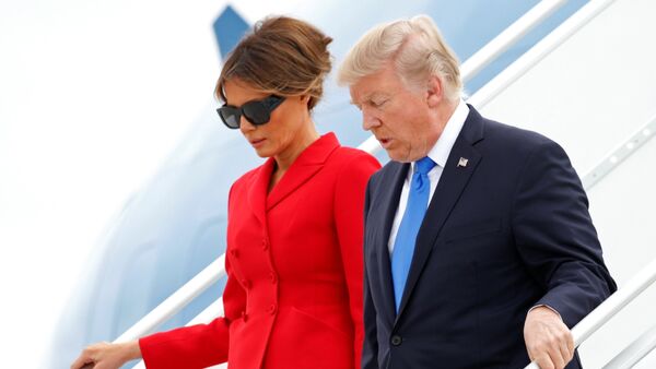U.S. President Donald Trump and First Lady Melania Trump arrive aboard Air Force One at Orly airport near Paris, France, July 13, 2017. - Sputnik Afrique