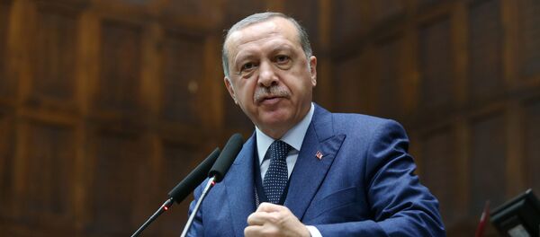 Une photo du jeune Président turc à l’armée publiée - Sputnik Afrique