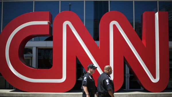 Politzisten vor der CNN-Zentrale in Atlanta, USA - Sputnik Afrique