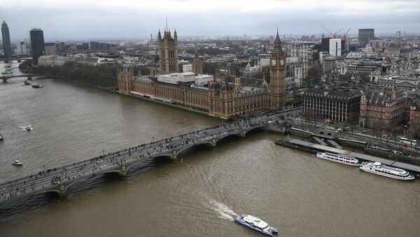 Le Palais de Westminster abritant les deux chambres du parlement britannique - Sputnik Afrique
