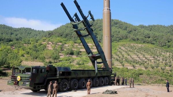 The intercontinental ballistic missile Hwasong-14 is seen in this undated photo released by North Korea's Korean Central News Agency (KCNA) in Pyongyang July 5, 2017 - Sputnik Afrique