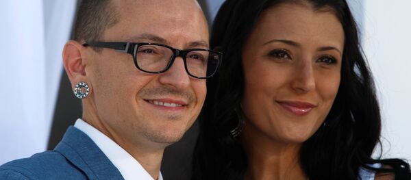 Chester Bennington et Talinda Bennington Chester Bennington et Talinda Bennington - Sputnik Afrique