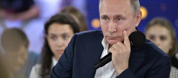Le 21 juillet, lors d'une rencontre avec des étudiants du centre d'éducation Sirius à Sotchi, le président russe Vladimir Poutine a révélé le pseudonyme dont il se servait quand il travaillait pour le renseignement russe - Sputnik Afrique