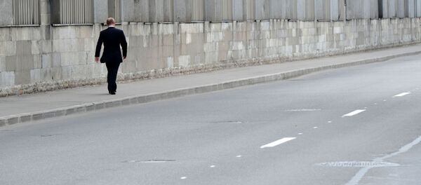 Президент России Владимир Путин после церемонии прощания с заслуженным тренером России по дзюдо Анатолием Рахлиным в Санкт-Петербурге - Sputnik Afrique