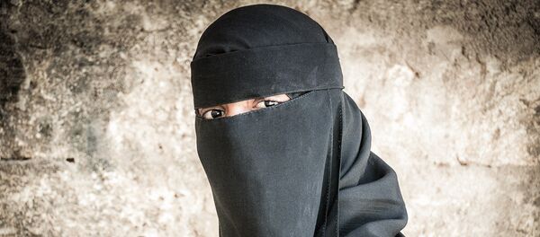 Fille en burqa - Sputnik Afrique