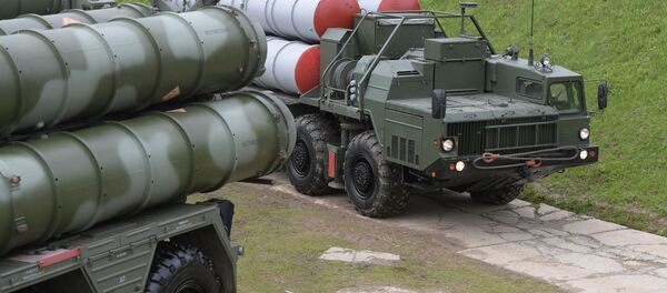 S-400 Triumf anti-aircraft weapon systems during combat duty drills of the surface to air-misile regiment in the Moscow Region. - Sputnik Afrique