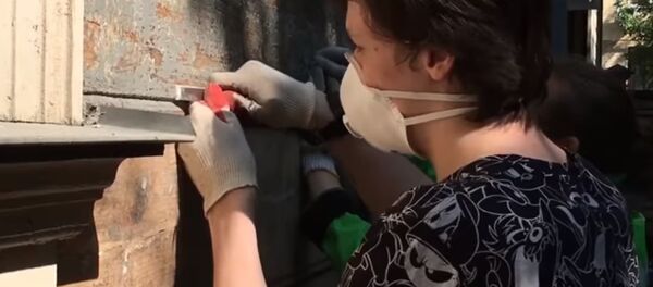 Les bénévoles francais de REMPART sont venus à Moscou restaurer des monuments - Sputnik Afrique