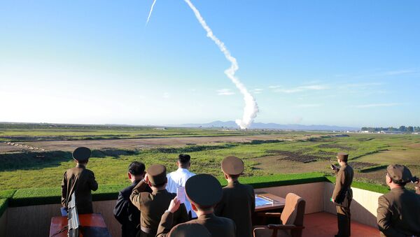 Kim Jong-un assiste à un tir de missile nord-coréen - Sputnik Afrique