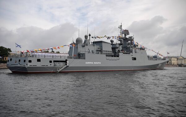 Défilé naval dans les eaux de la Neva consacré au Jour de la marine russe - Sputnik Afrique