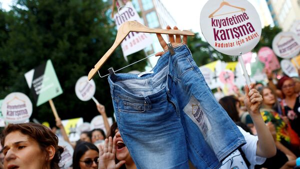 Frauen - Demo in Istanbul - Sputnik Afrique