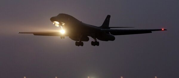 Photo d'un avion décollant de la base militaire US au Qatar - Sputnik Afrique