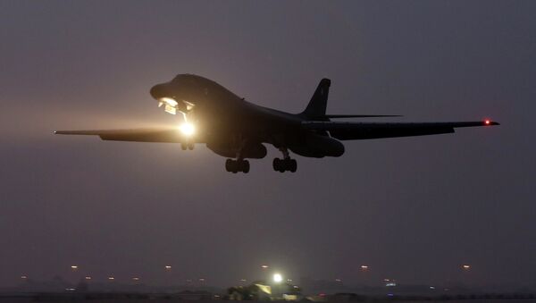 Photo d'un avion décollant de la base militaire US au Qatar - Sputnik Afrique