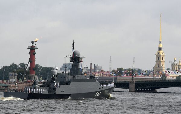 Parade navale à l'occasion du Jour de la marine russe à Saint-Pétersbourg - Sputnik Afrique