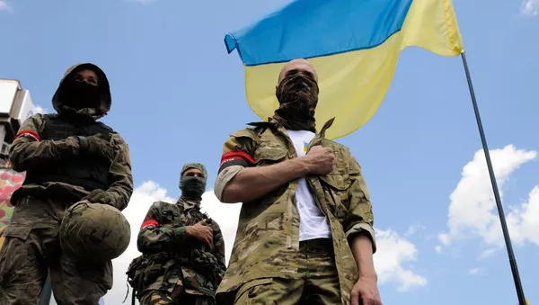 Supporters of the Right Sector radical movement during a people's veche (assembly) on Independence Square. - Sputnik Afrique