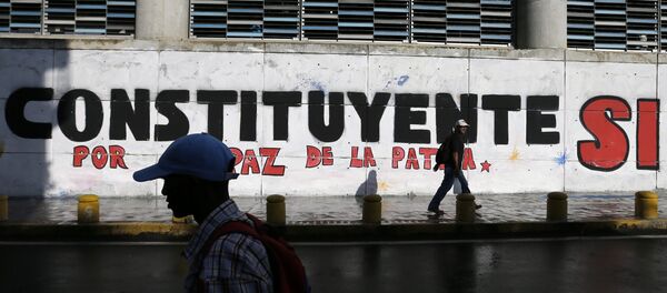 Un graffiti en Caracas en apoyo a las elecciones de la Asamblea Constituyente - Sputnik Afrique