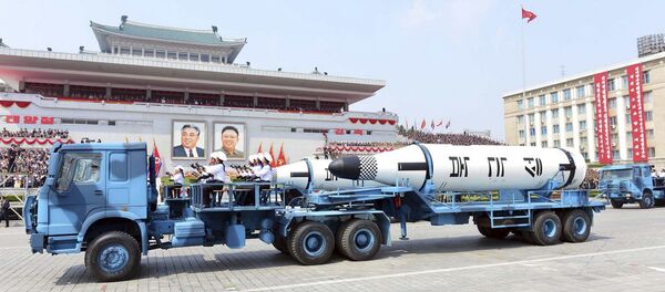 In this Saturday, April 15, 2017, photo distributed by the North Korean government, Polaris submarine launched ballistic missiles (SLBM) are paraded to celebrate the 105th birth anniversary of Kim Il Sung, the country's late founder, in Pyongyang, North Korea. - Sputnik Afrique