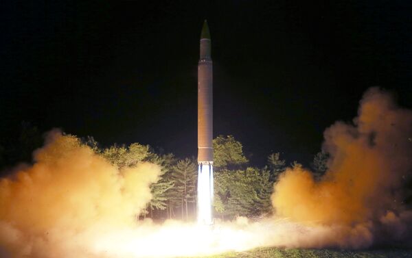 Un tir d'essai du missile balistique intercontinental nord-coréen Hwasong-14 - Sputnik Afrique