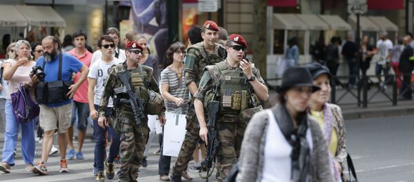 Des soldats de l'opération Sentinelle à Paris - Sputnik Afrique