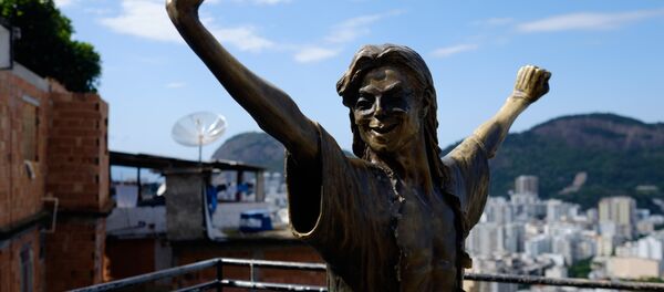 la statue de Michael Jackson, érigée dans une favela de Rio de Janeiro - Sputnik Afrique