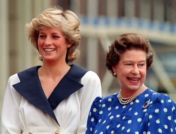 La princesse Diana et la reine Elisabeth II, 1987 - Sputnik Afrique