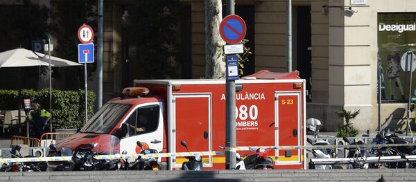 Une fourgonnette a percuté la foule à Barcelone (17 août 2017) - Sputnik Afrique