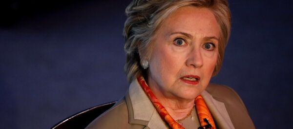Un membre de l'équipe de Trump aurait demandé à Assange de publier les messages de Clinton - Sputnik Afrique