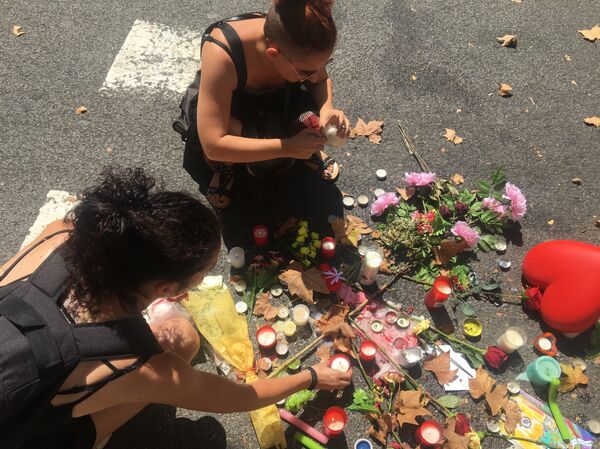 Bougies en hommage aux victimes de l'attentat de Barcelone - Sputnik Afrique