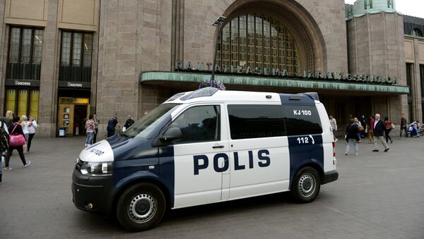 La police en patrouille devant la Gare centrale de Turku après l'attaque au couteau du 18 août 2017 - Sputnik Afrique