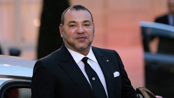 Morocco's King Mohammed VI poses as he leaves after a meeting with France's President Francois Hollande at the Elysee Palace, in Paris, France, Monday, Feb. 9, 2015. - Sputnik Afrique