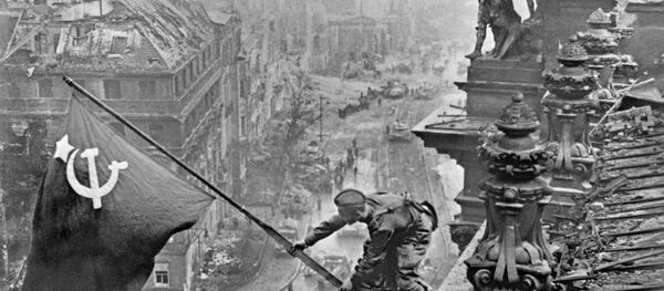 Drapeau de la Victoire sur Berlin Drapeau de la Victoire sur Berlin - Sputnik Afrique