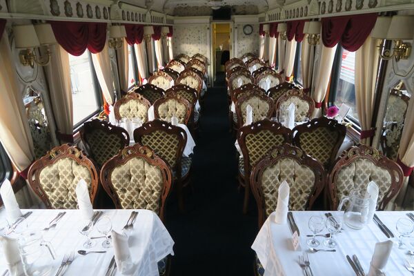 Le train touristique La Russie impériale Le train touristique La Russie impériale - Sputnik Afrique