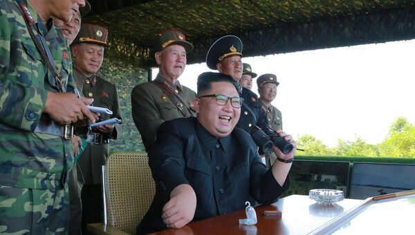 North Korean leader Kim Jong Un guides a target-striking contest of the special operation forces of the Korean People's Army (KPA) to occupy islands in this undated picture provided by KCNA in Pyongyang on August 25, 2017. - Sputnik Afrique
