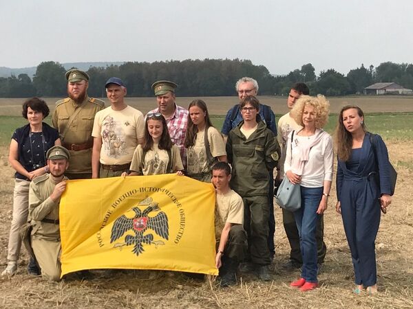 Jeunes chercheurs et descendants de soldats du corps expéditionnaire russe Jeunes chercheurs et descendants de soldats du corps expéditionnaire russe - Sputnik Afrique