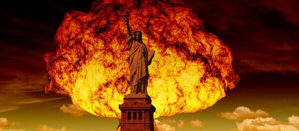 Una explosión nuclear detrás de la Estatua de la Libertad - Sputnik Afrique