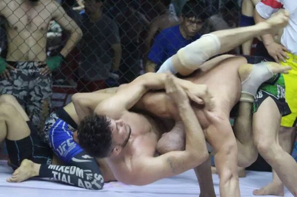 Premier club privé de MMA en Afghanistan - Sputnik Afrique