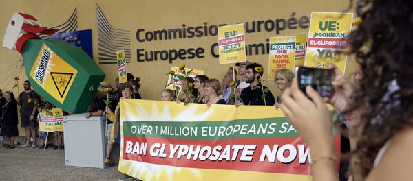 Une protestation contre le glyphosate en Europe Une protestation contre le glyphosate en Europe - Sputnik Afrique