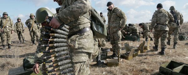 Des soldats ukrainiens lors d'un exercice - Sputnik Afrique