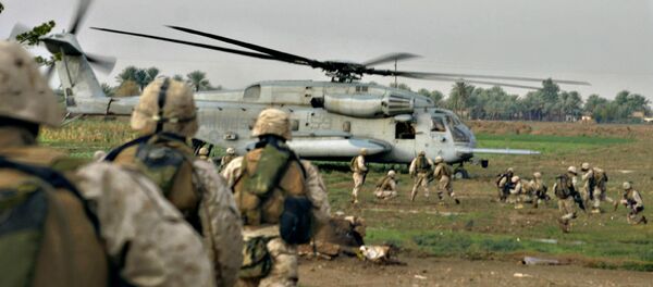 Un hélicoptère US récupère des militaires américain près de la frontière syrienne (Archives) - Sputnik Afrique