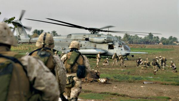 Un hélicoptère US récupère des militaires américain près de la frontière syrienne (Archives) - Sputnik Afrique