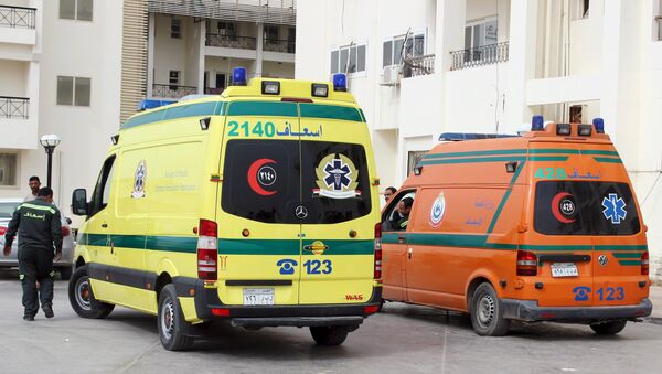 Ambulances carrying some dead migrants are seen in front of the hospital at Al Arish city, in the northern part of Sinai peninsula, Egypt, November 15, 2015 - Sputnik Afrique