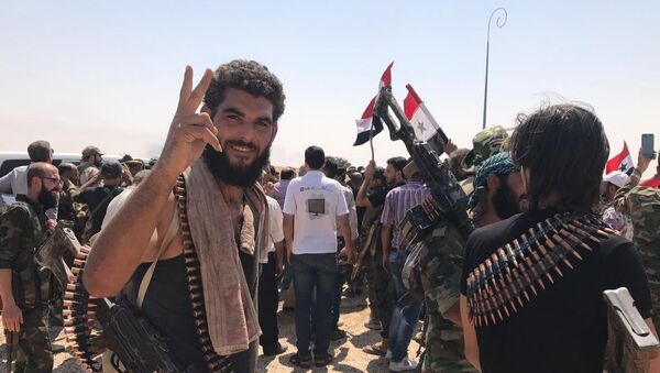 Сирийские войска прорвали кольцо окружения на главном южном въезде в Дейр-эз-Зор - Sputnik Afrique