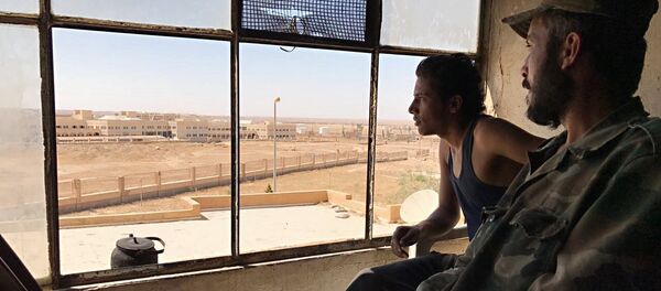 Сирийская армия прорвала блокаду базы ВВС в Дейр-эз-Зоре - Sputnik Afrique